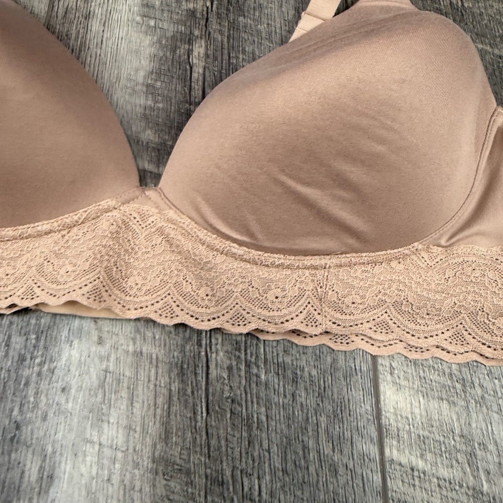 40C Warner’s Tan‎ Wireless Bra - Picture 4 of 12